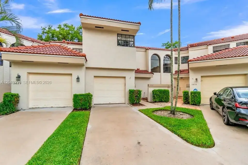 3454 Laurel Oaks Ln, Hollywood FL 33021 photo 2