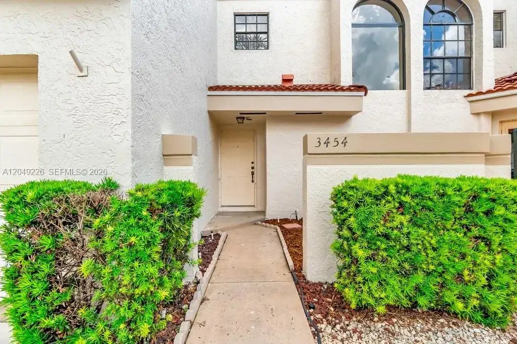 3454 Laurel Oaks Ln, Hollywood FL 33021 photo 3