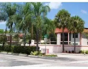 861 NE 207th Ln # 14, Miami FL 33179 photo 2