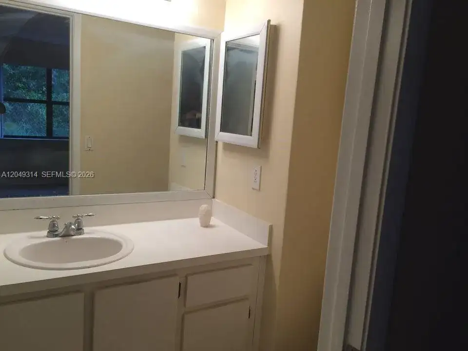 861 NE 207th Ln # 14, Miami FL 33179 photo 5