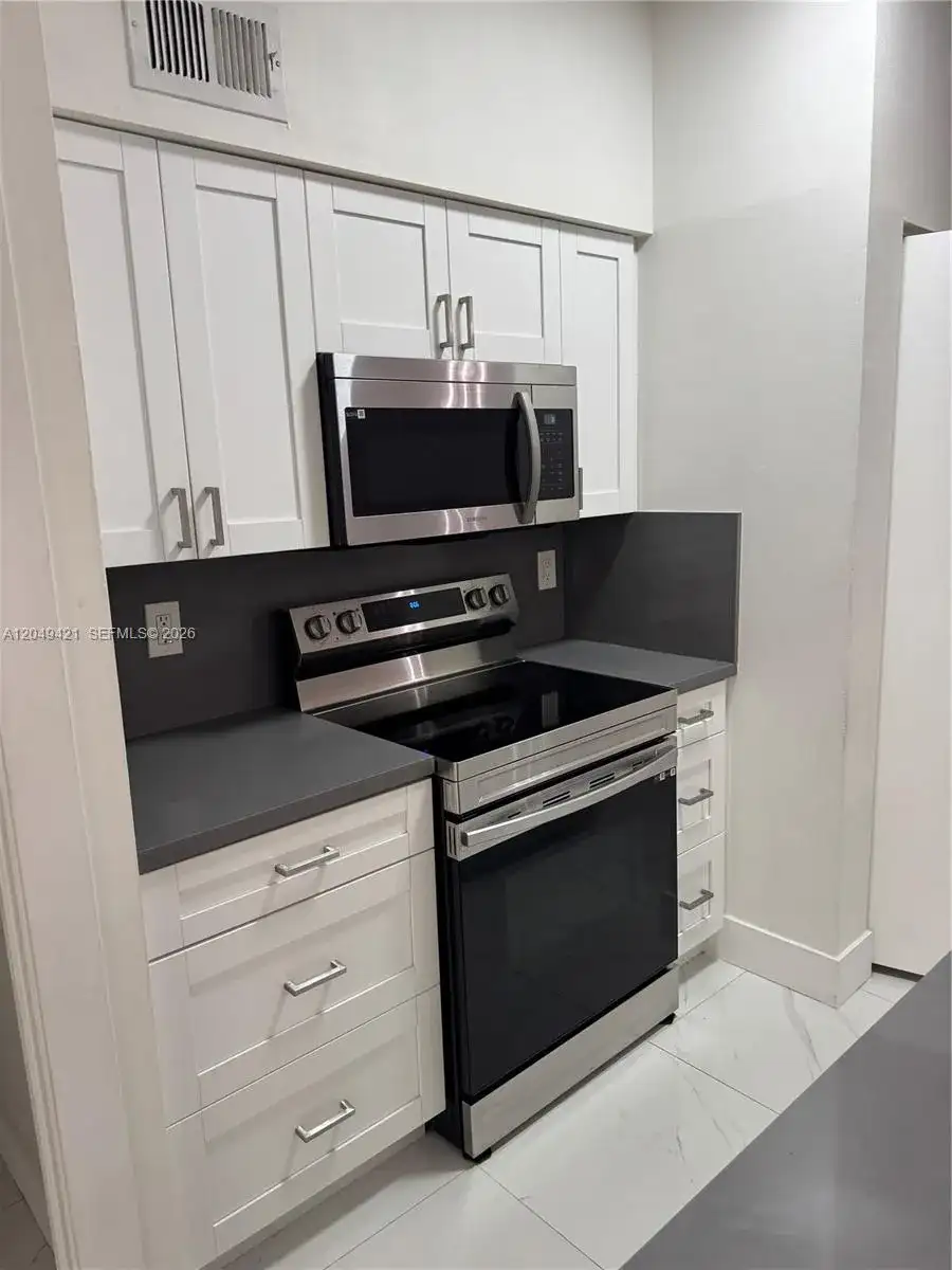 18344 NW 68th Ave # F, Hialeah FL 33015 photo 2