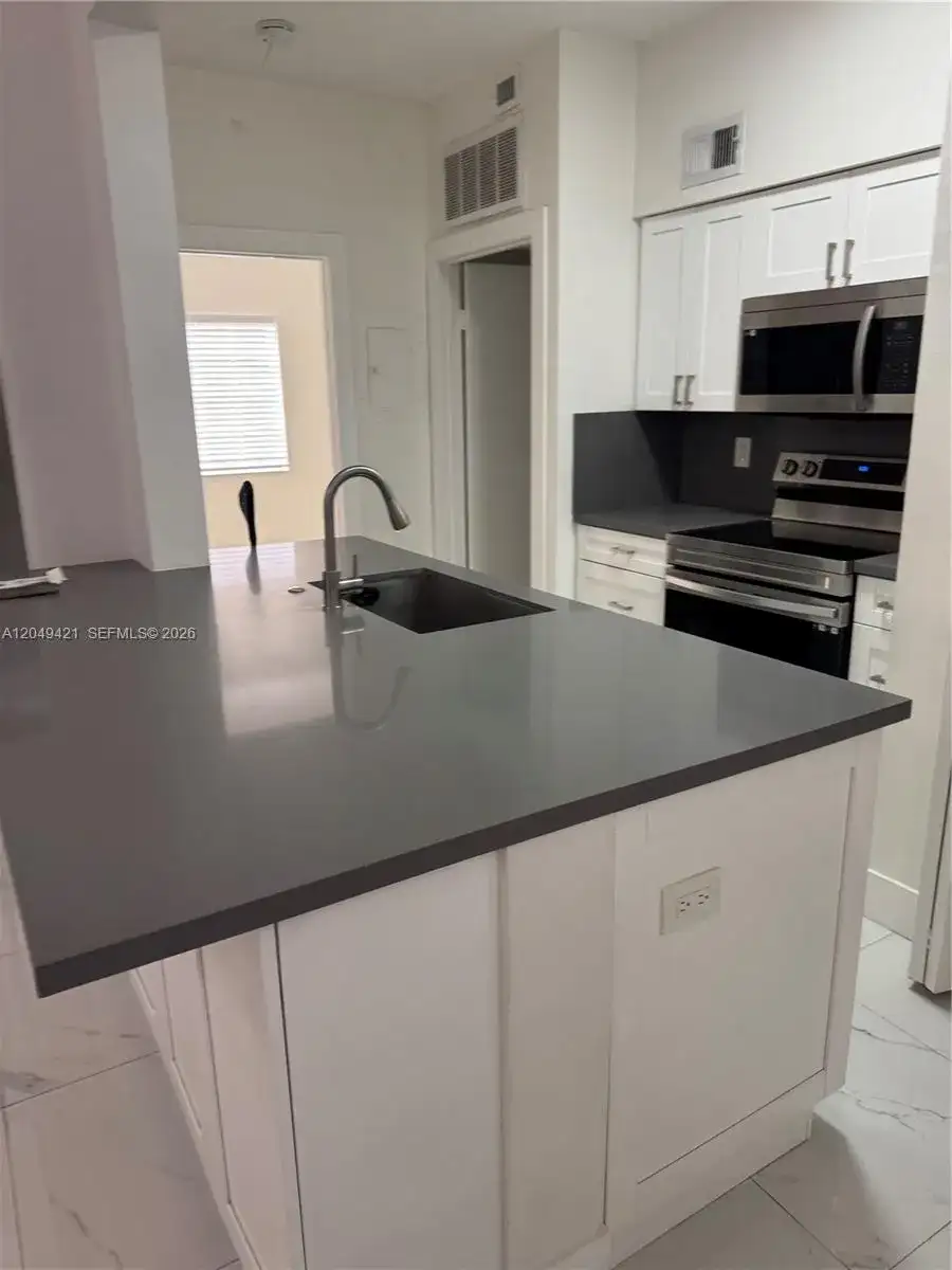 18344 NW 68th Ave # F, Hialeah FL 33015 photo 4