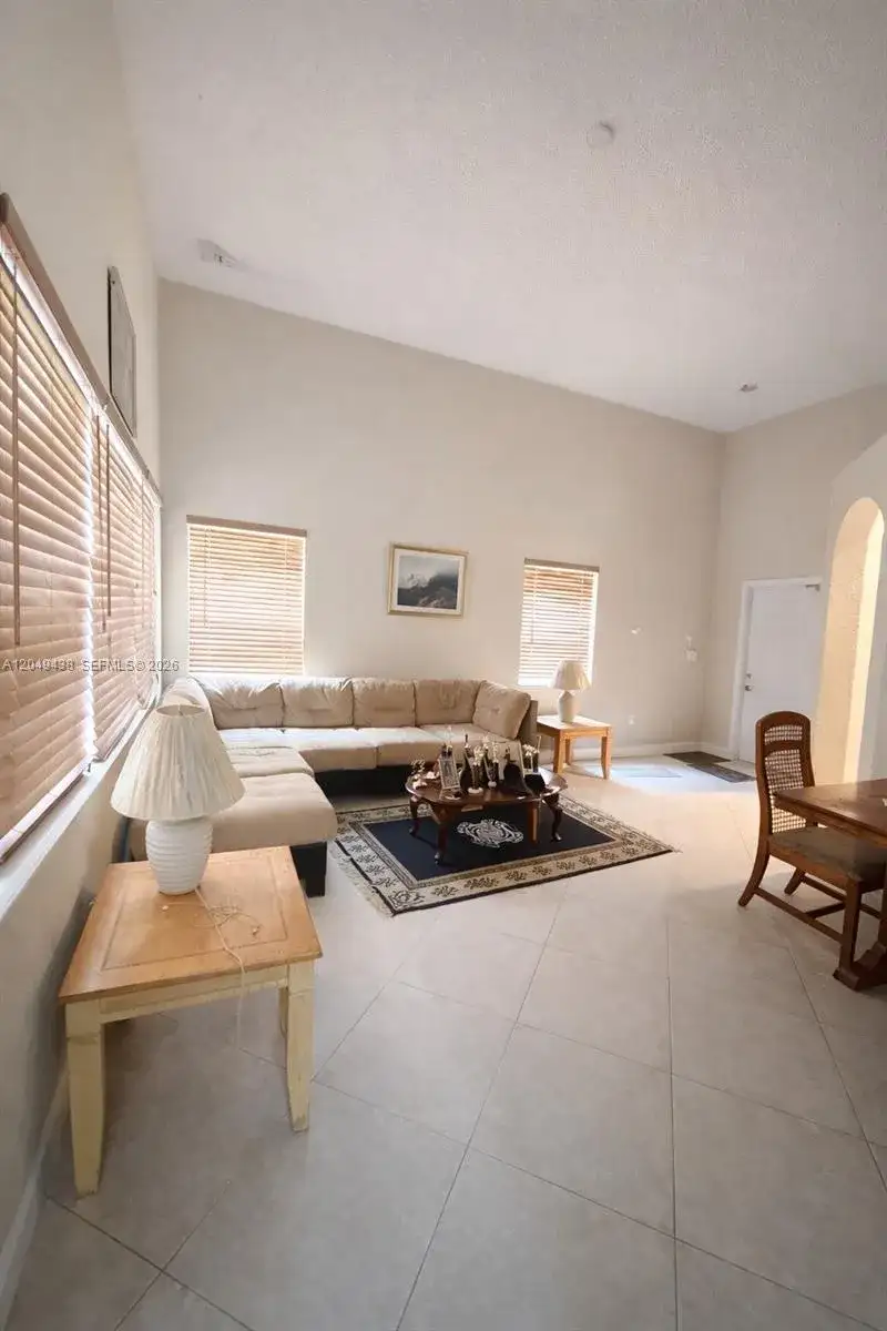 7558 NW 17th Dr, Pembroke Pines FL 33024 photo 3