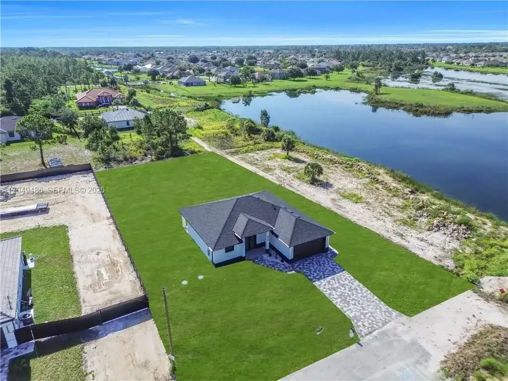 800 Pine Ave, Lehigh Acres FL 33972 photo 2