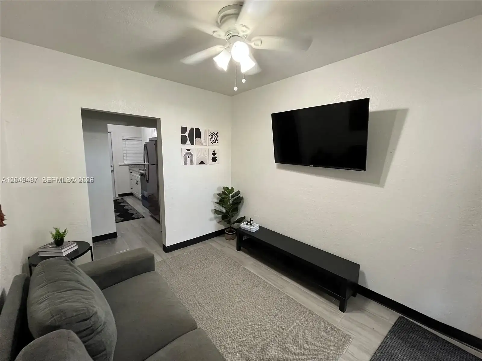140 NW 13th St, Miami FL 33136 photo 3