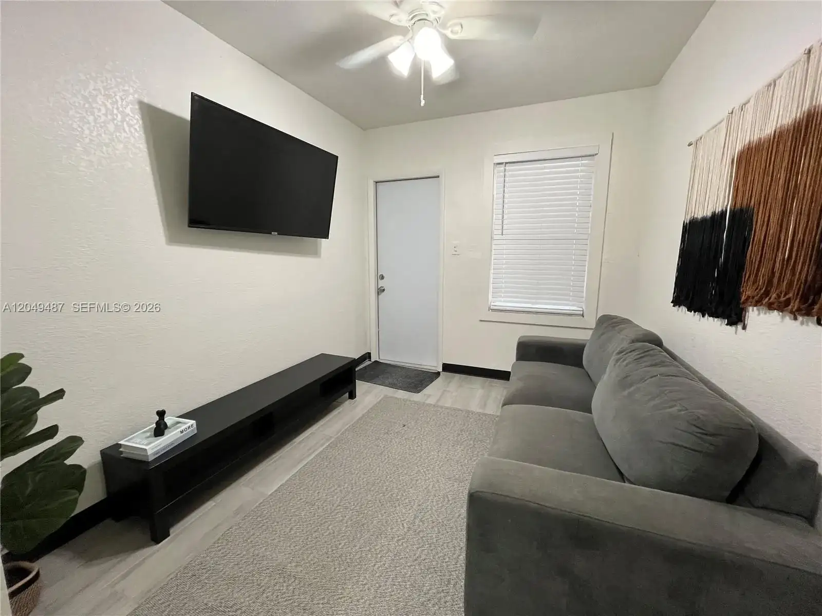 140 NW 13th St, Miami FL 33136 photo 4