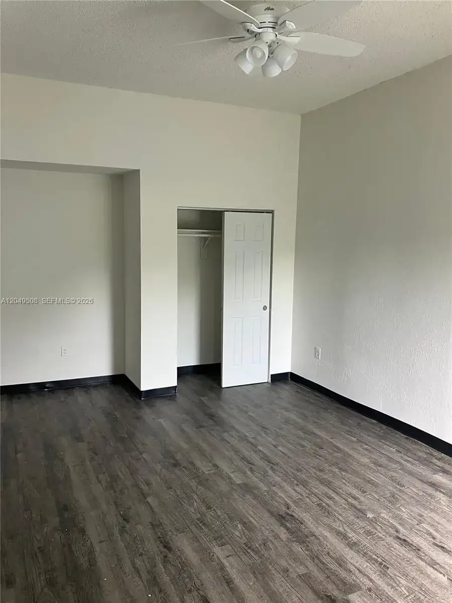 467 NW 8th St # 4, Miami FL 33136 photo 3