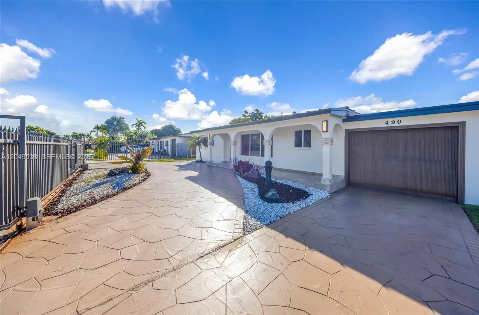 490 W 33rd Pl, Hialeah FL 33012 photo 3