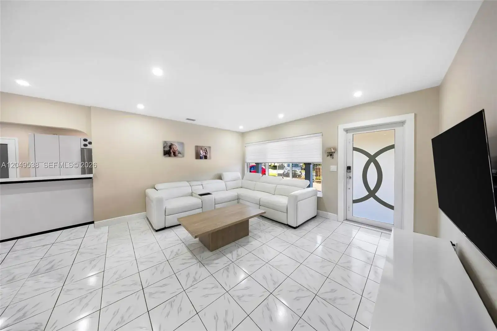 490 W 33rd Pl, Hialeah FL 33012 photo 5
