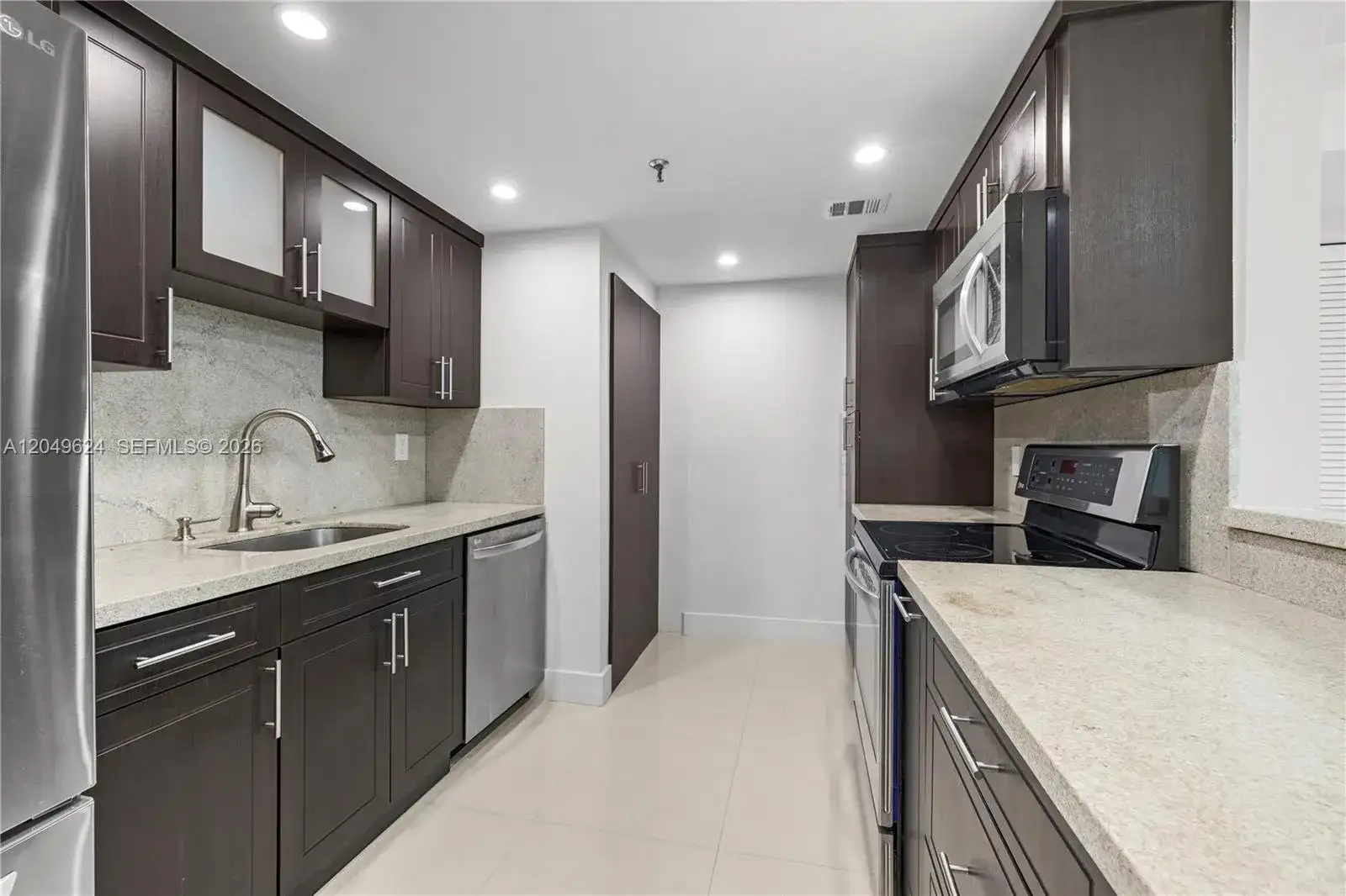 2457 Collins Ave # 307, Miami Beach FL 33140 photo 2
