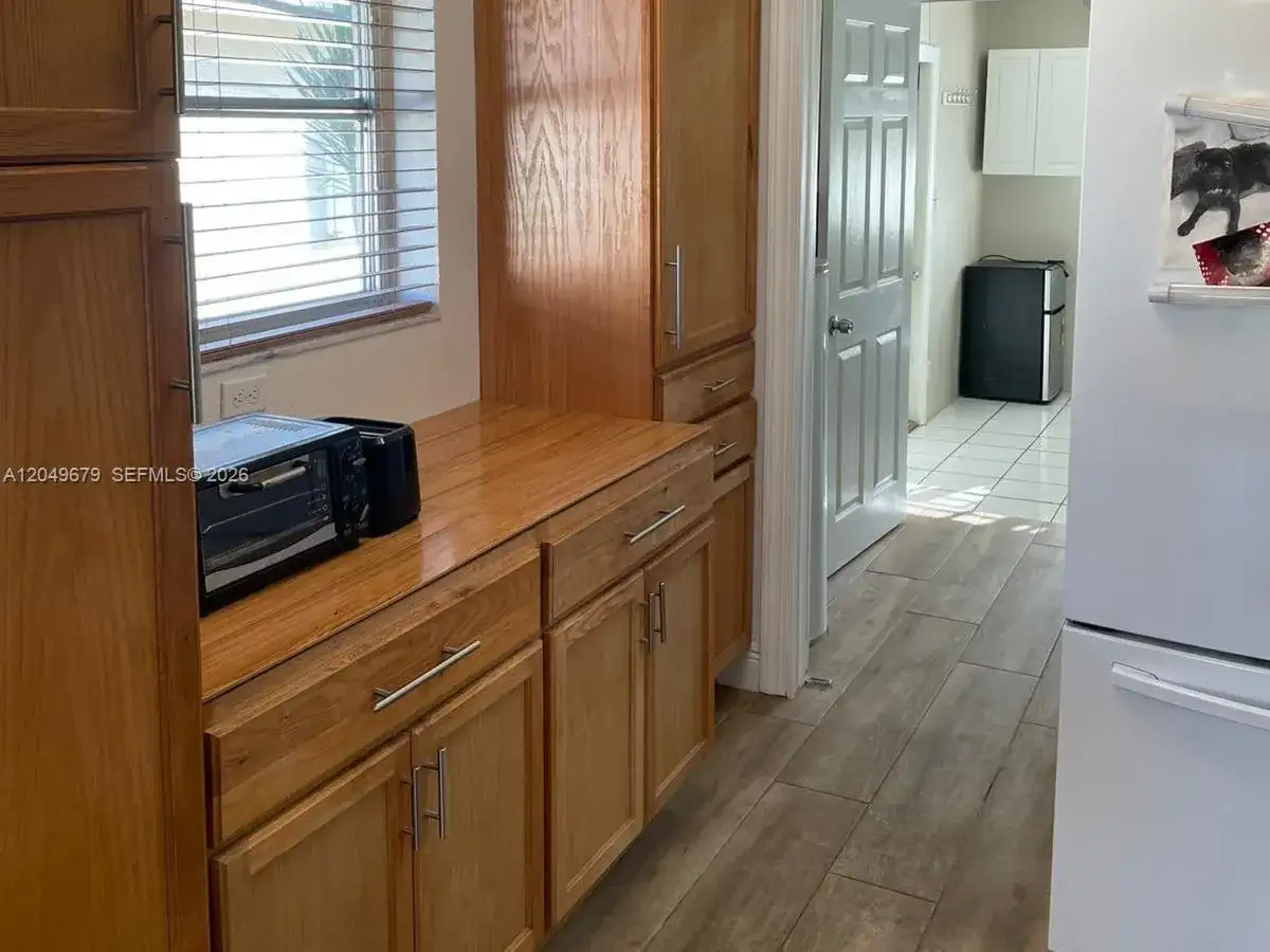4401 NW 43rd Ave, Tamarac FL 33319 photo 4