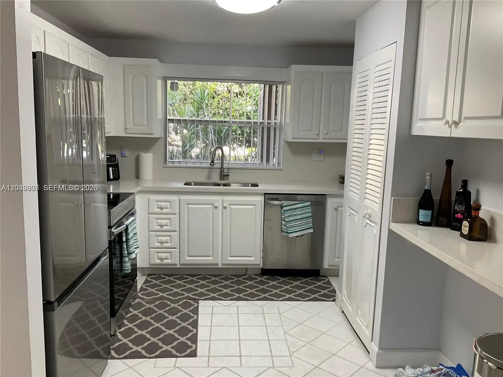 9201 Sunrise Lakes Blvd # 205, Sunrise FL 33322 photo 5