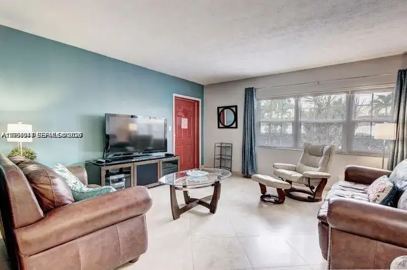221 SE 9th Ave # 112, Pompano Beach FL 33060 photo 2