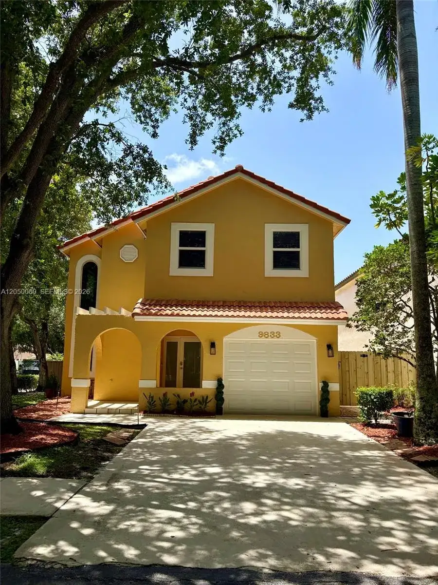 9833 NW 5th Ct, Plantation FL 33324 photo 2