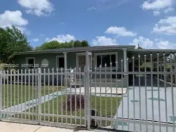 1630 NW 124th St, North Miami FL 33167 photo 2