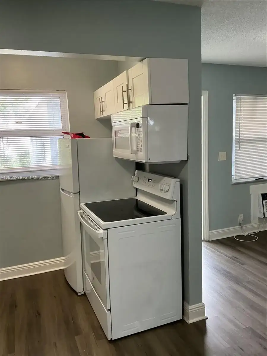 2137 Hayes St # 10, Hollywood FL 33020 photo 3