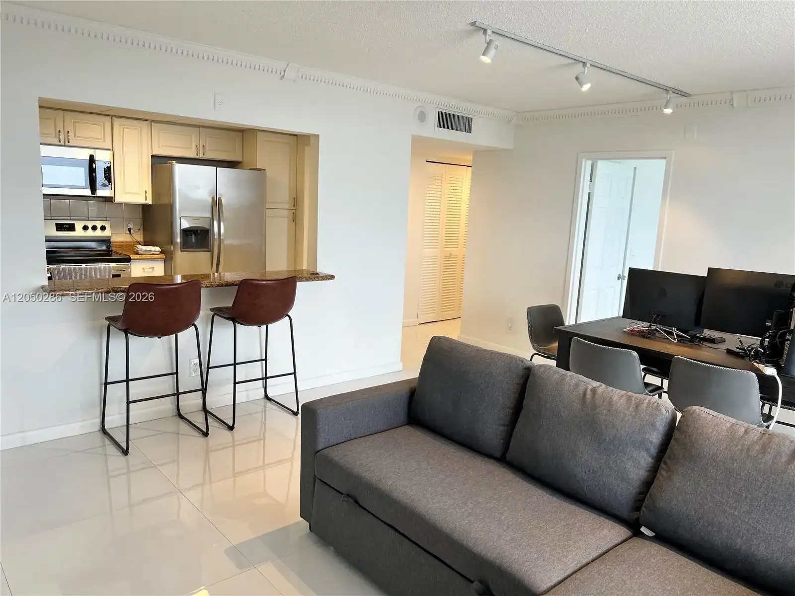 13499 Biscayne Blvd # 1407, North Miami FL 33181 photo 4