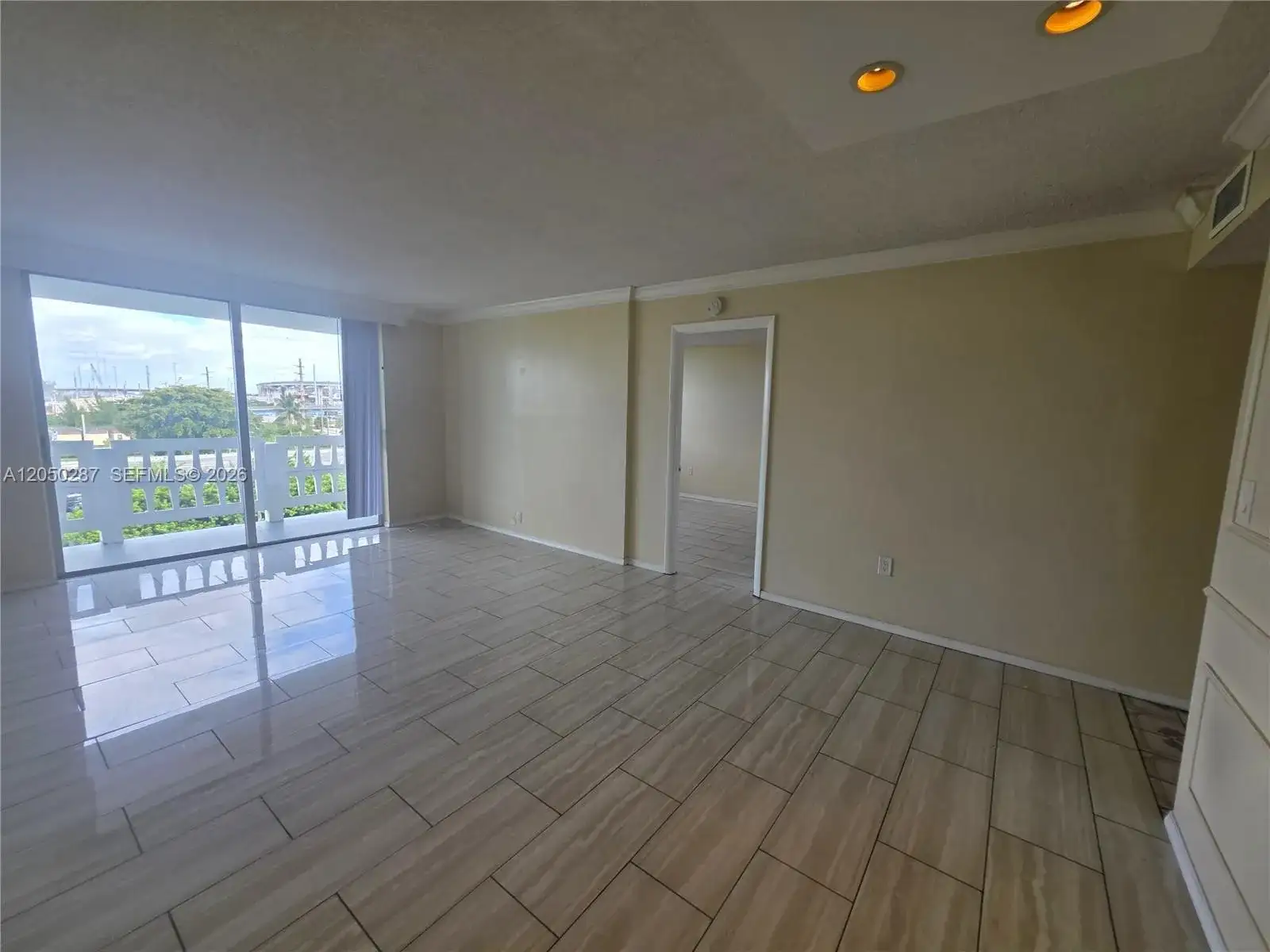 15600 NW 7th Ave # 511, Miami FL 33169 photo 3