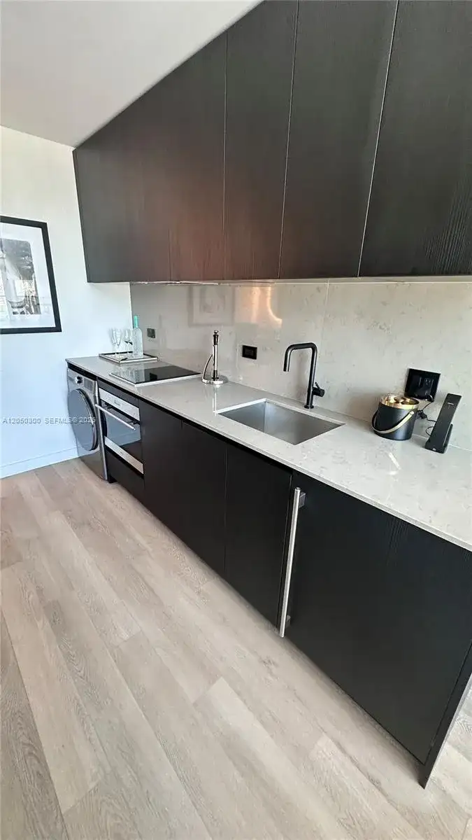 20 NE 11 Street # 2212A, Miami FL 33132 photo 3