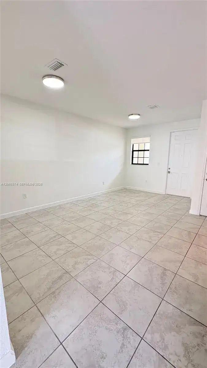 125 SE 34th Ter, Homestead FL 33033 photo 3
