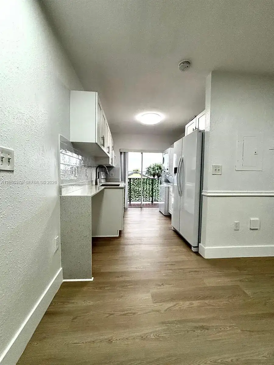 3514 W 76th St # 203, Hialeah FL 33018 photo 2