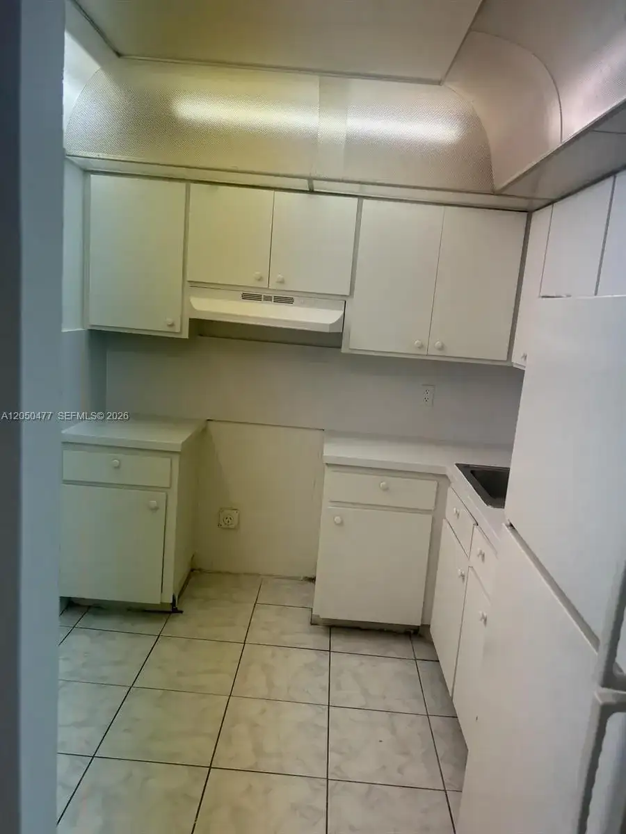 15600 NW 7th Ave # 501, Miami FL 33169 photo 4