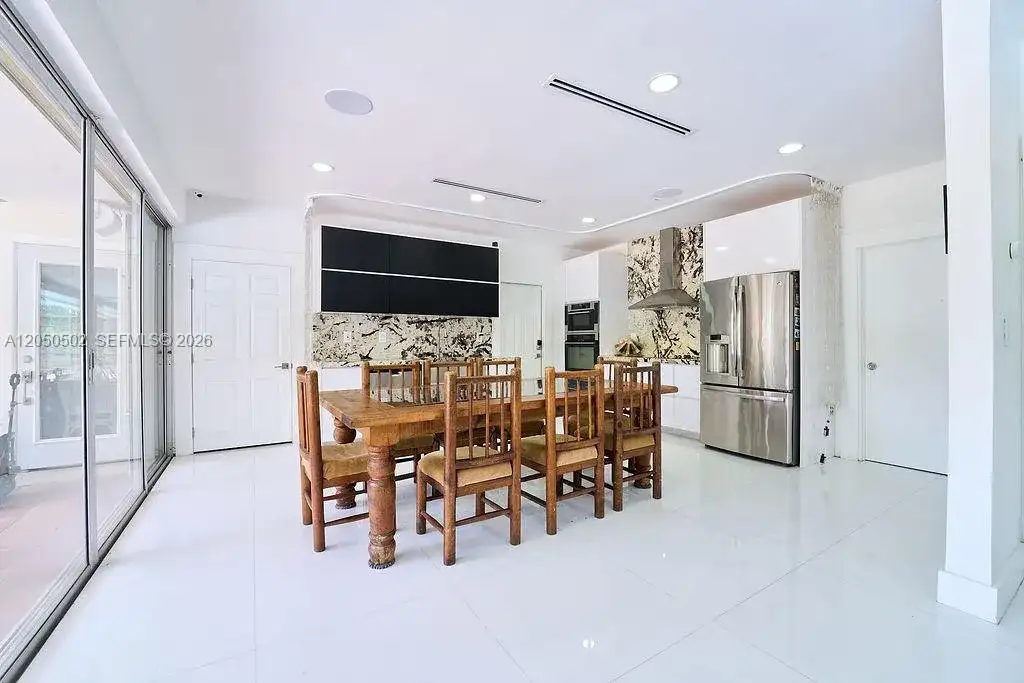 21601 SW 154th Ave, Miami FL 33170 photo 2