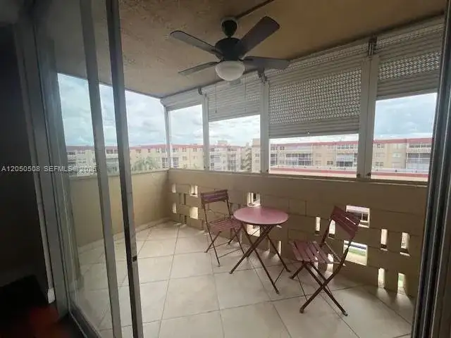 404 NW 68th Ave # 505, Plantation FL 33317 photo 2