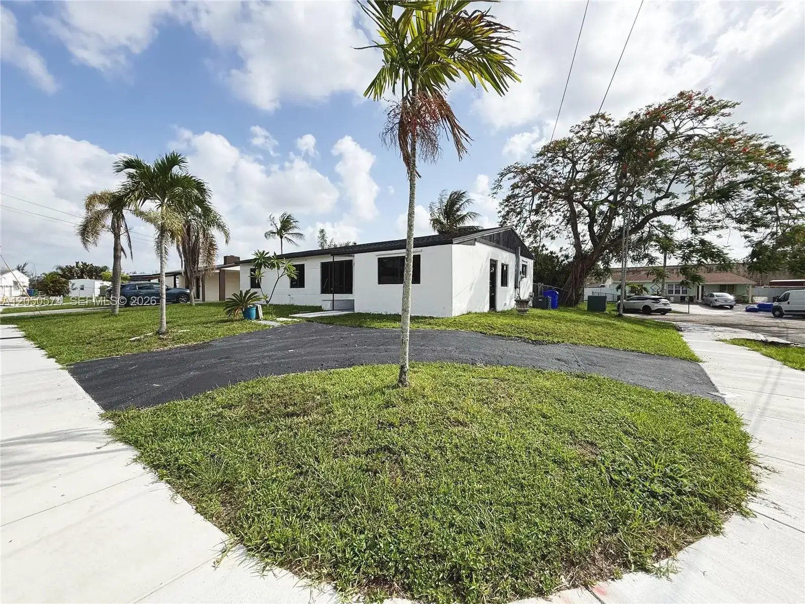 2401 SW 50th Ter, Plantation FL 33317 photo 3