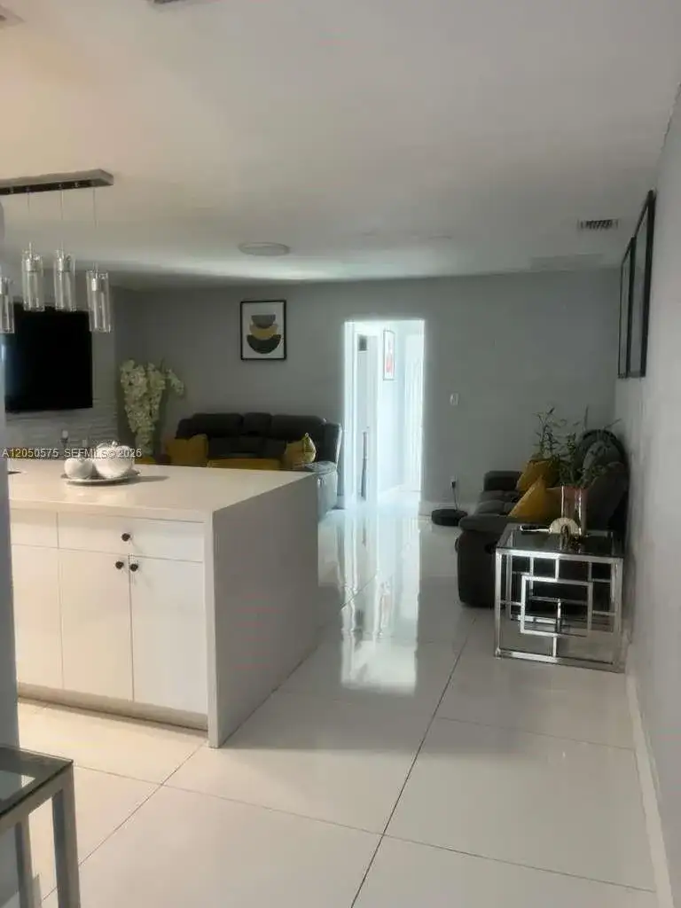 1525 W 62nd St, Hialeah FL 33012 photo 3