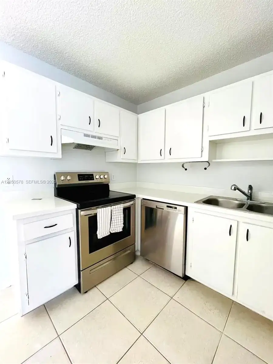 4503 SE Ontario Dr, Stuart FL 34997 photo 4