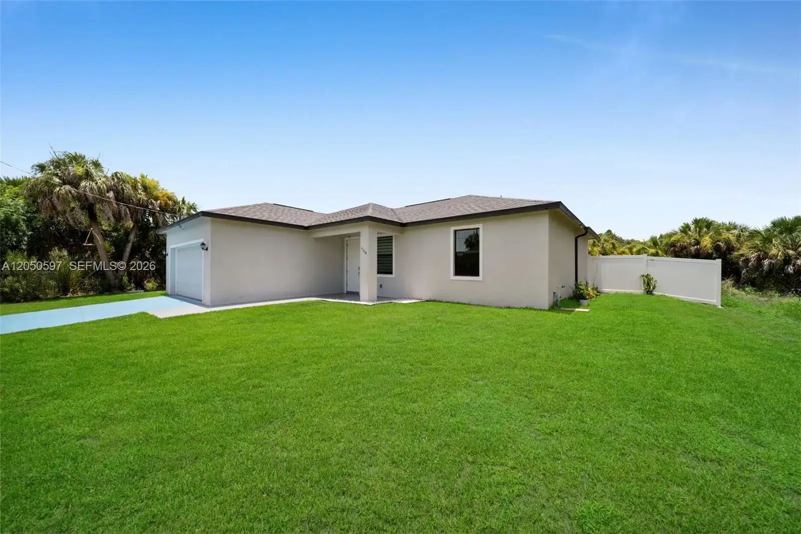 1109 N HILTON CIR, La Belle FL 33935 photo 2