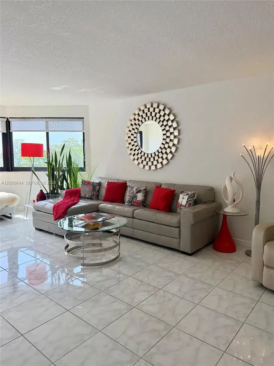20850 San Simeon Way # 5, Miami FL 33179 photo 3