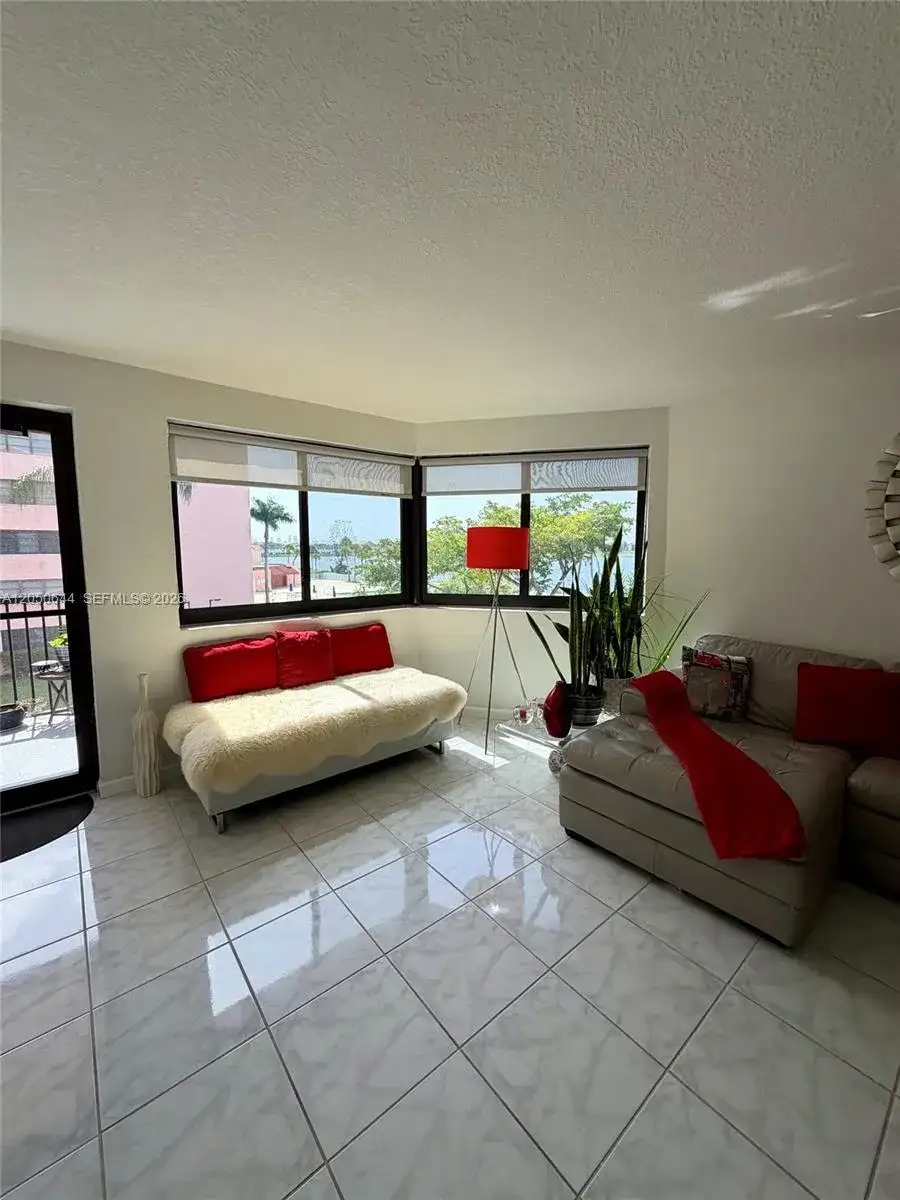 20850 San Simeon Way # 5, Miami FL 33179 photo 4