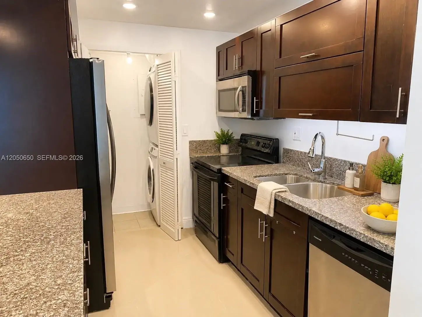 100 Lakeview Dr # 316, Weston FL 33326 photo 3