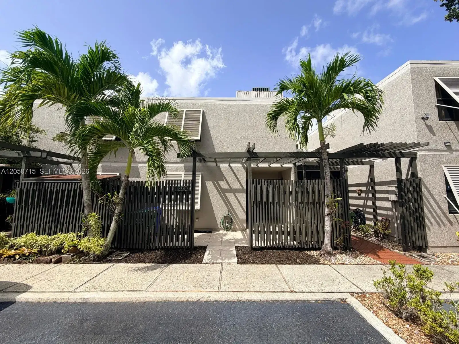 11250 NW 14th Ct, Pembroke Pines FL 33026 photo 2