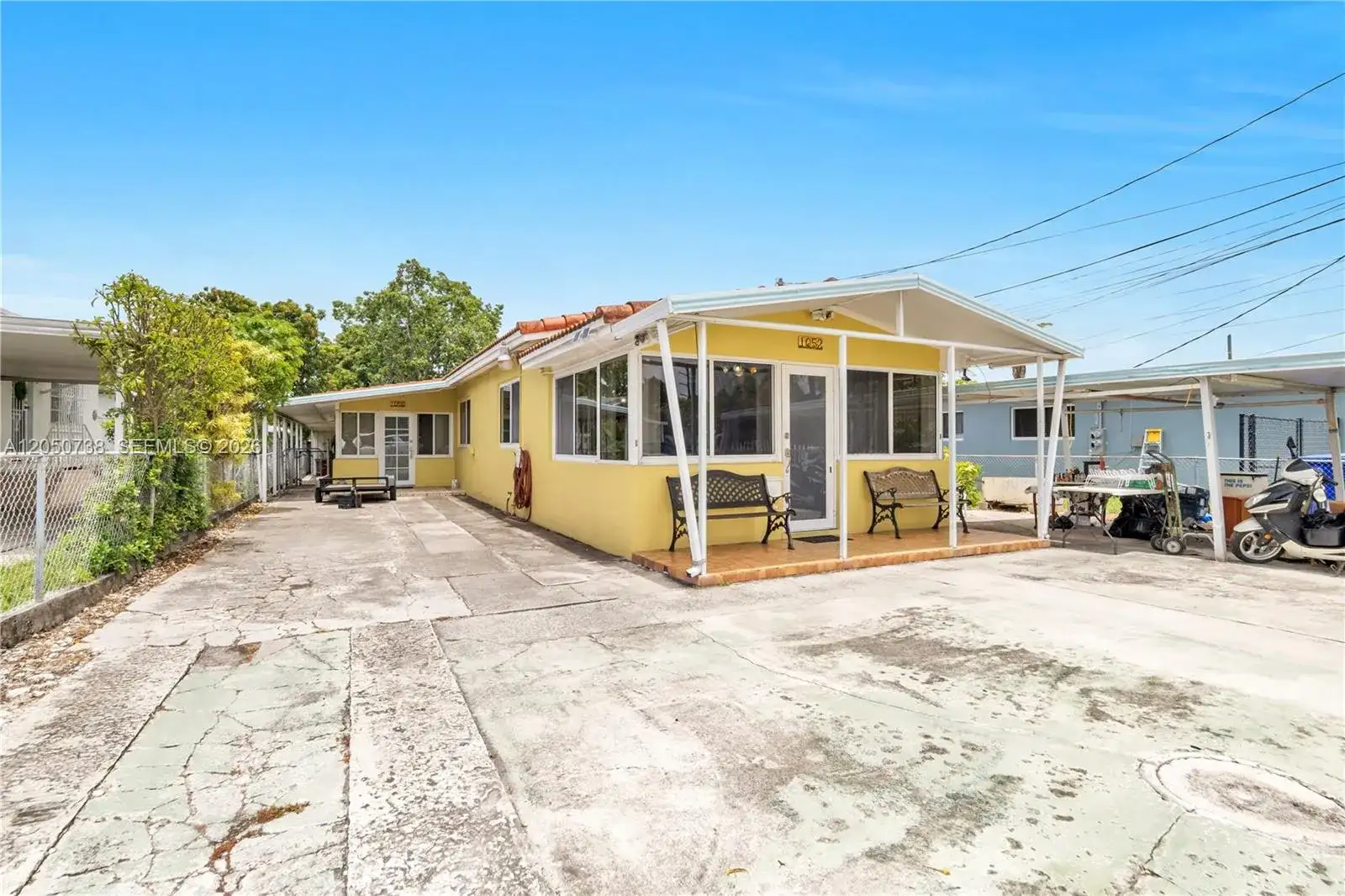1052 NW 25th Ave, Miami FL 33125 photo 2