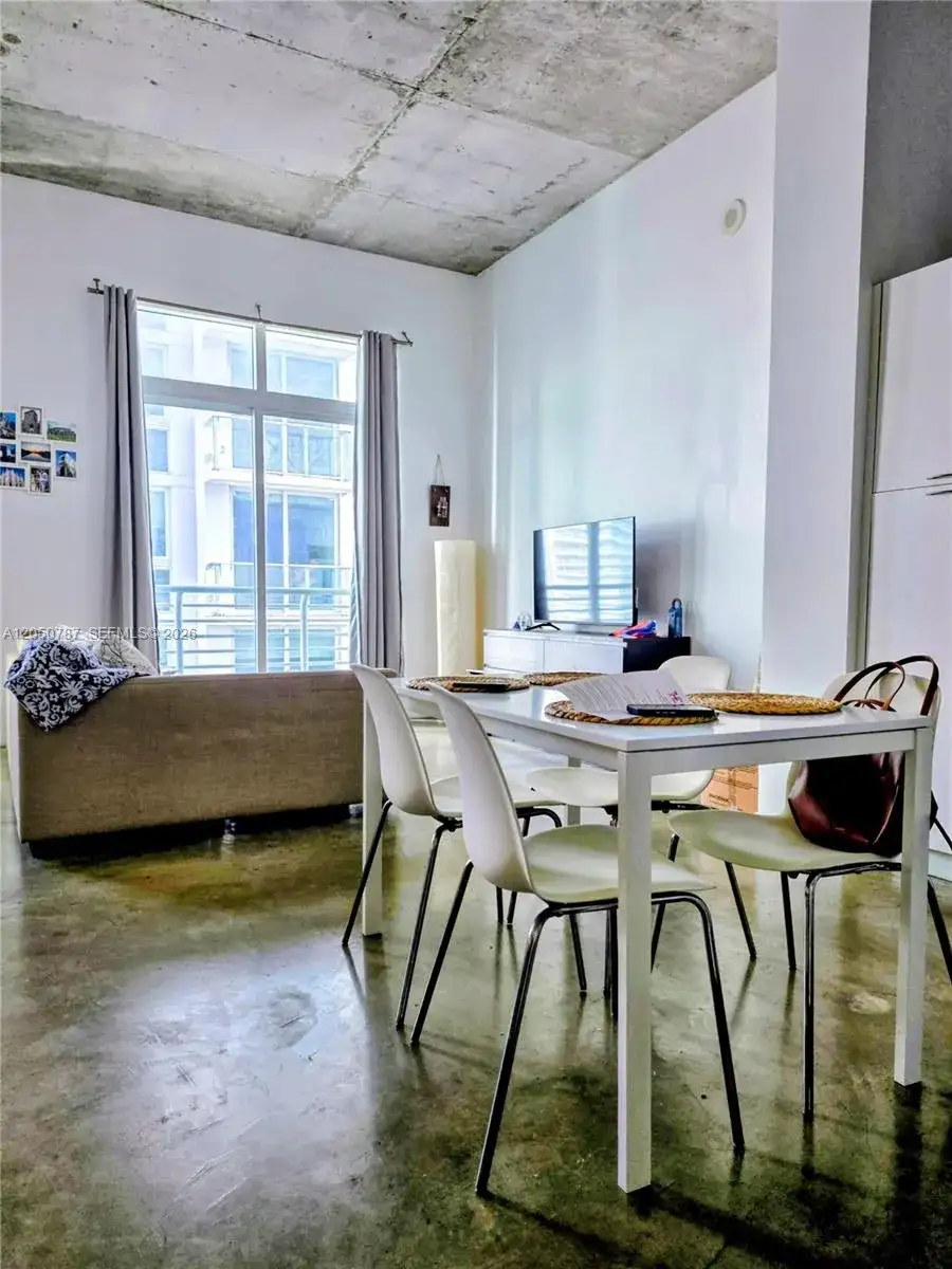 234 NE 3rd St, Miami FL 33132 photo 3