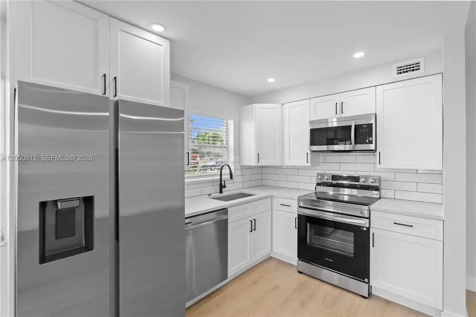 213 N Oakridge N # 213, Deerfield Beach FL 33442 photo 2