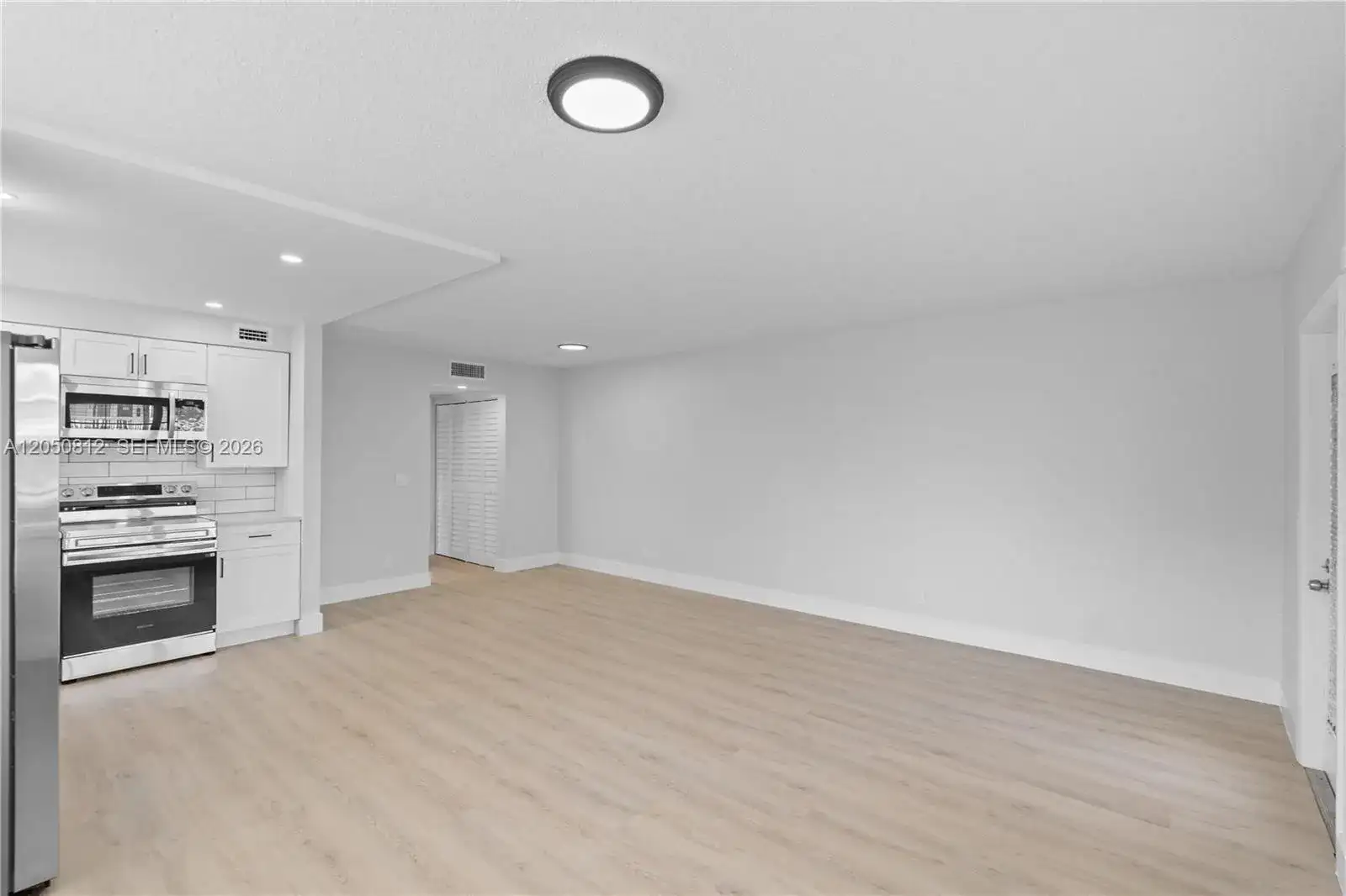 213 N Oakridge N # 213, Deerfield Beach FL 33442 photo 4