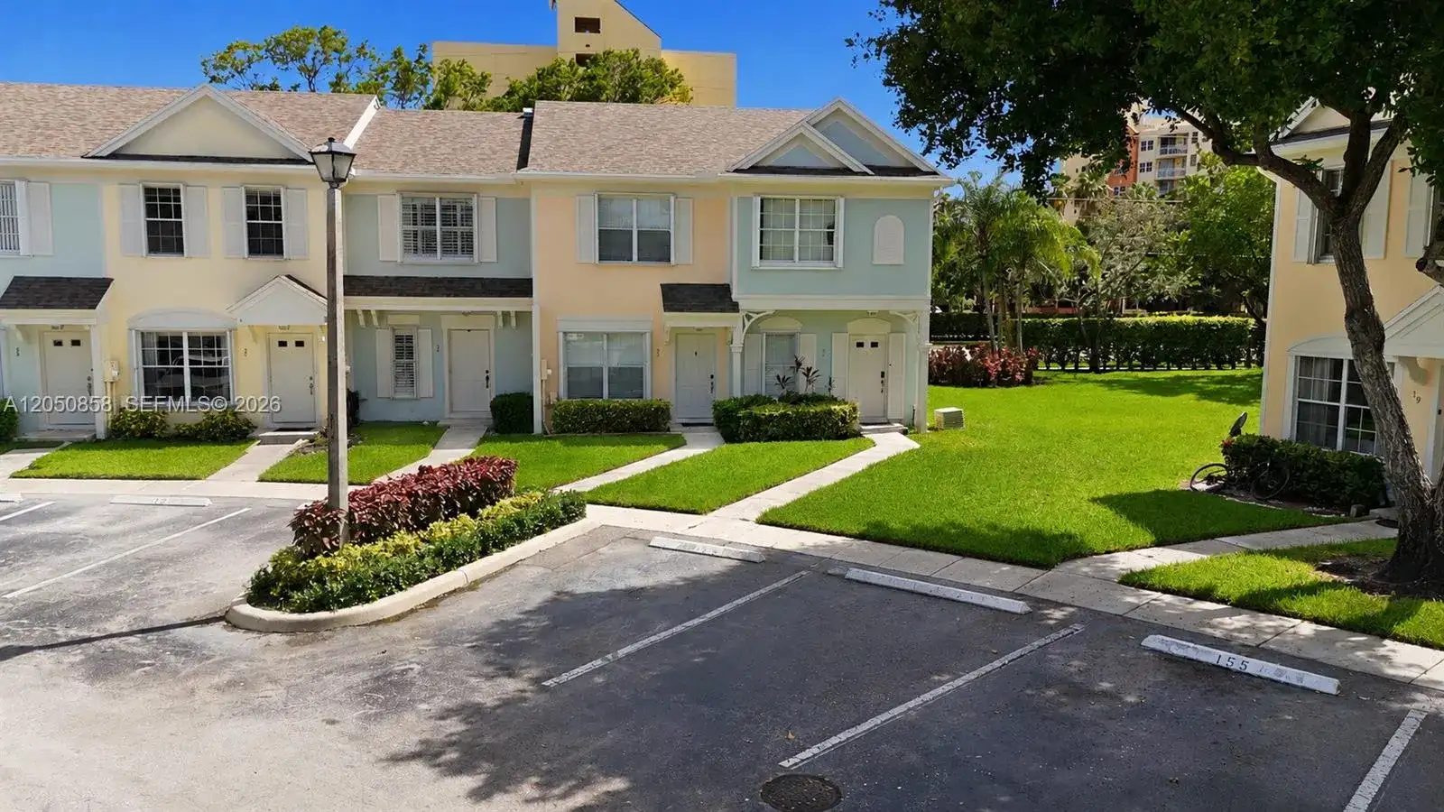 21 Simonton Cir, Weston FL 33326 photo 2