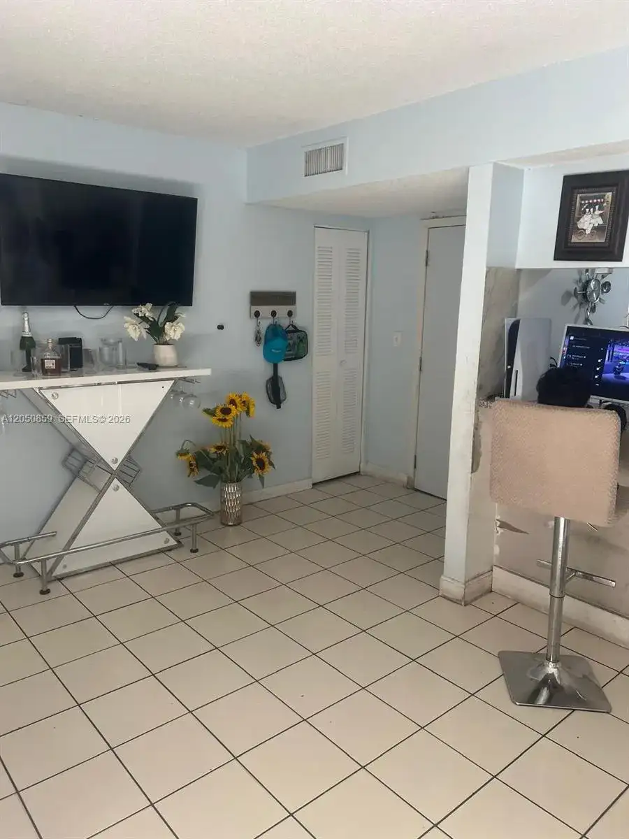 590 NW 114th Ave # 101, Sweetwater FL 33172 photo 3