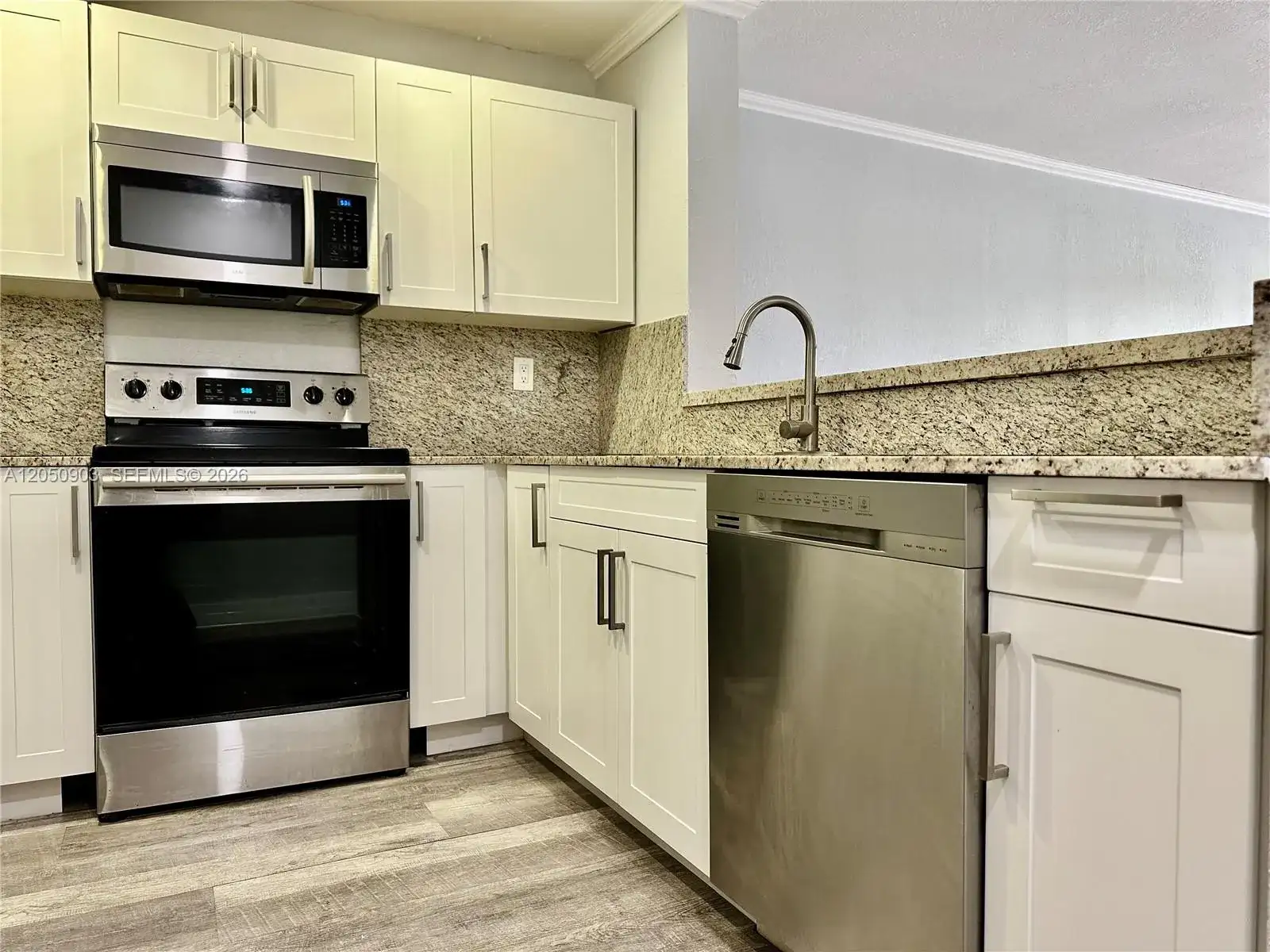 15430 SW 82 LN # 633, Miami FL 33193 photo 5