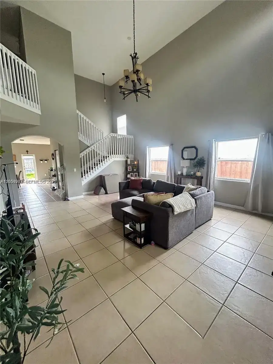 215 NE 32nd Ter, Homestead FL 33033 photo 3