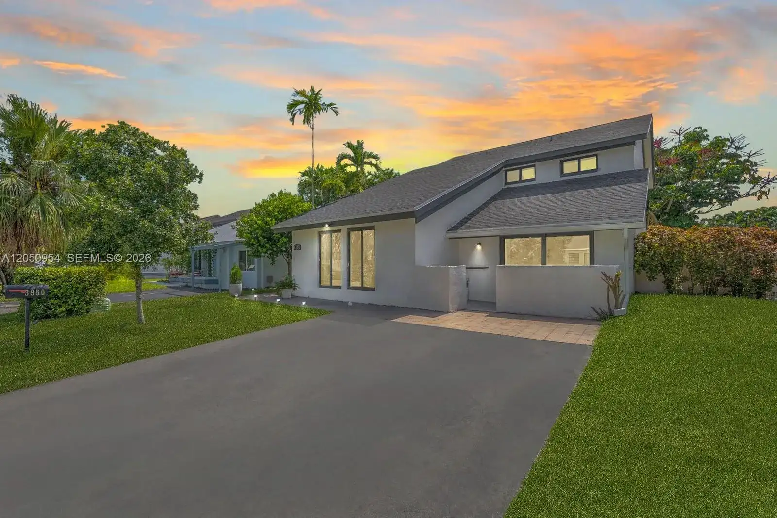 3950 SW 82nd Ter, Davie FL 33328 photo 2