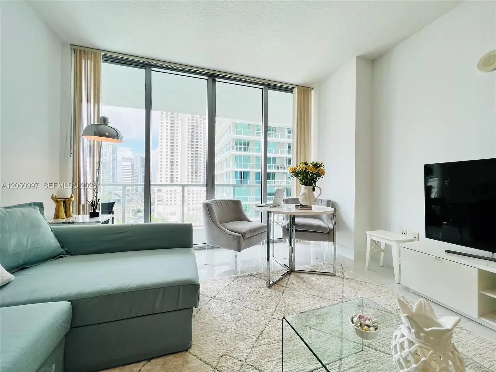 79 SW 12th St, Miami FL 33130 photo 4