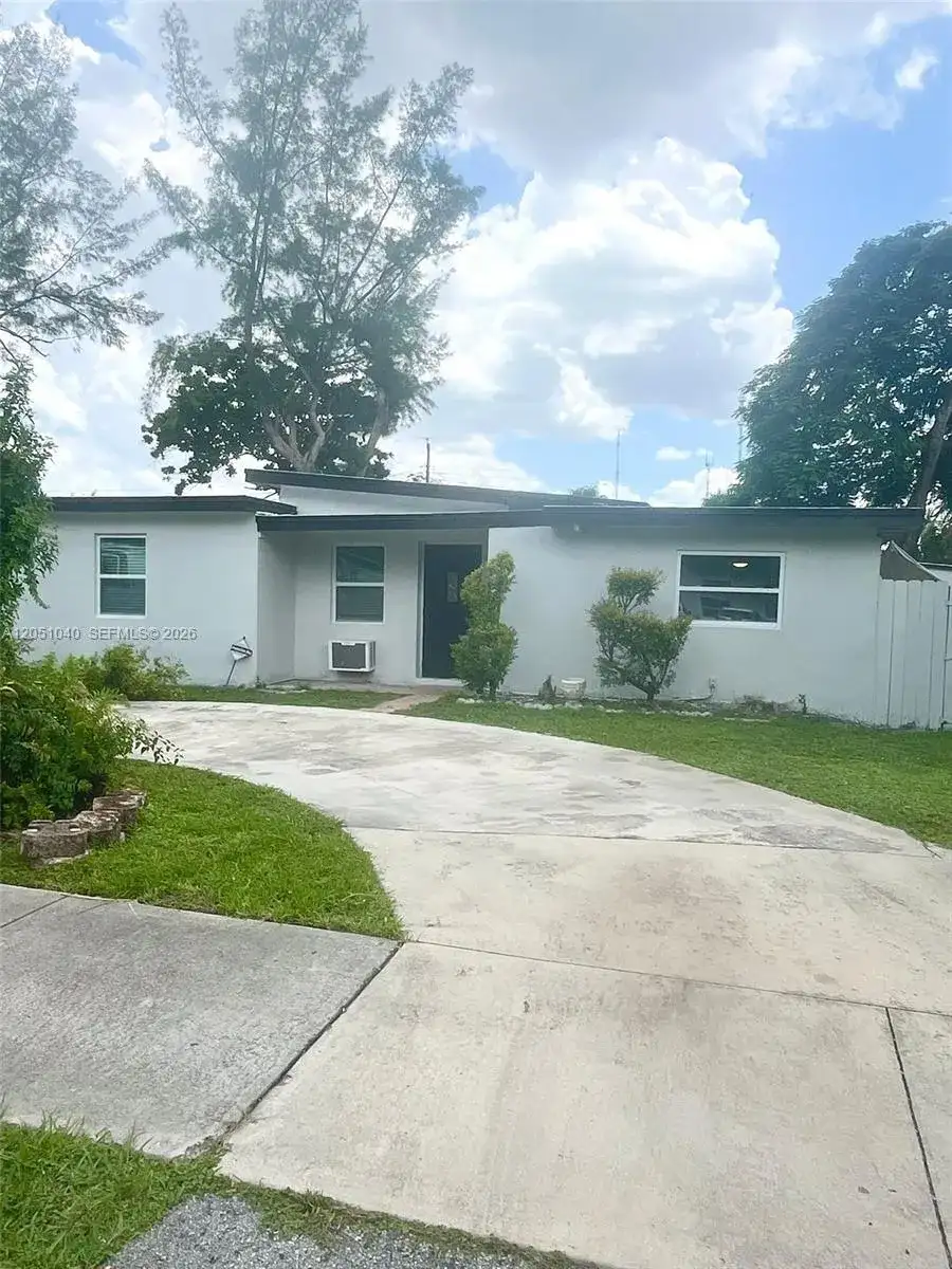 116 EDMUND RD, West Park FL 33023 photo 2