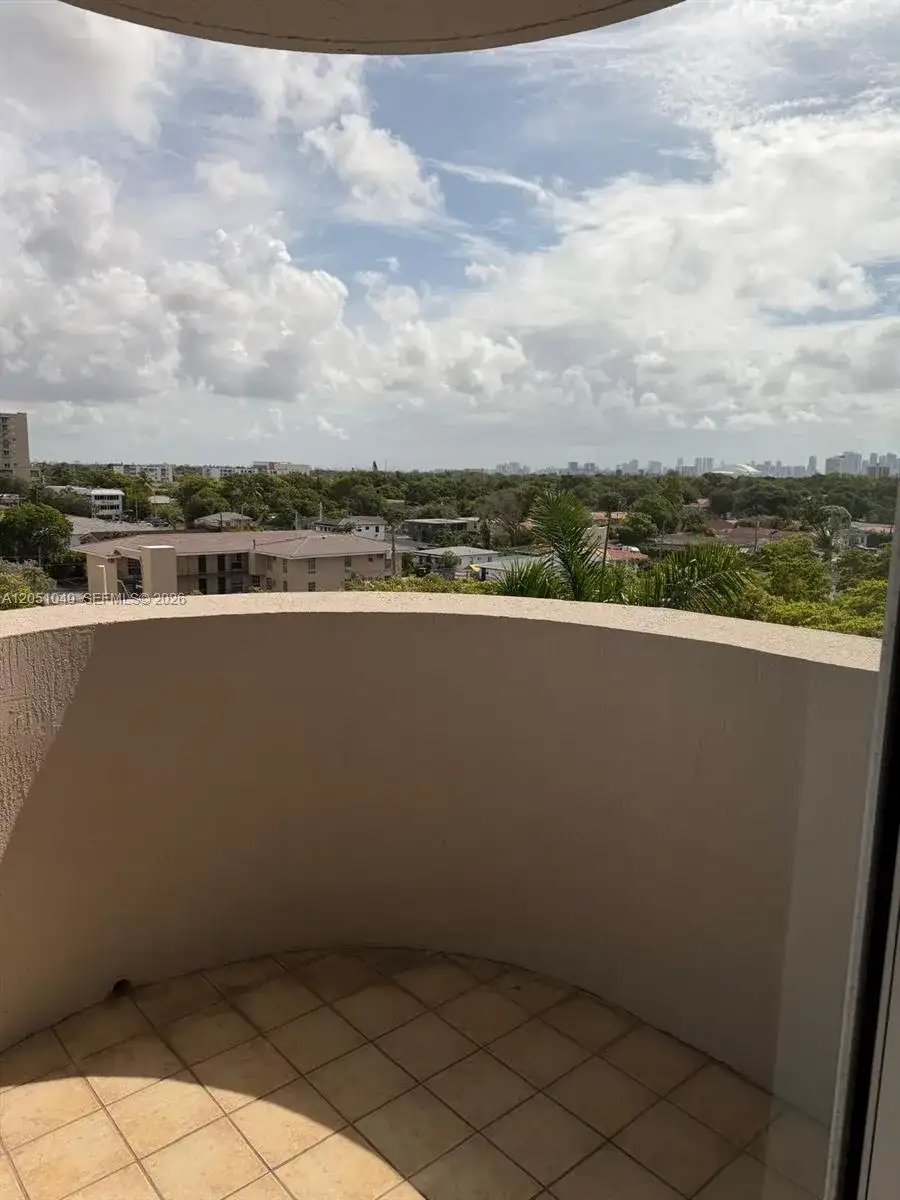 50 Menores Ave # 518, Coral Gables FL 33134 photo 3