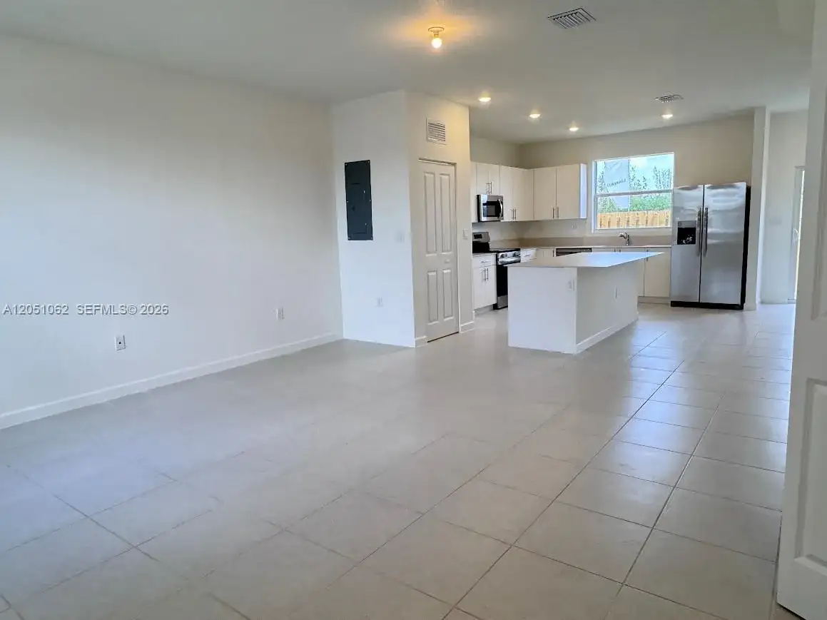 1182 SE Palm Ter, Homestead FL 33034 photo 2