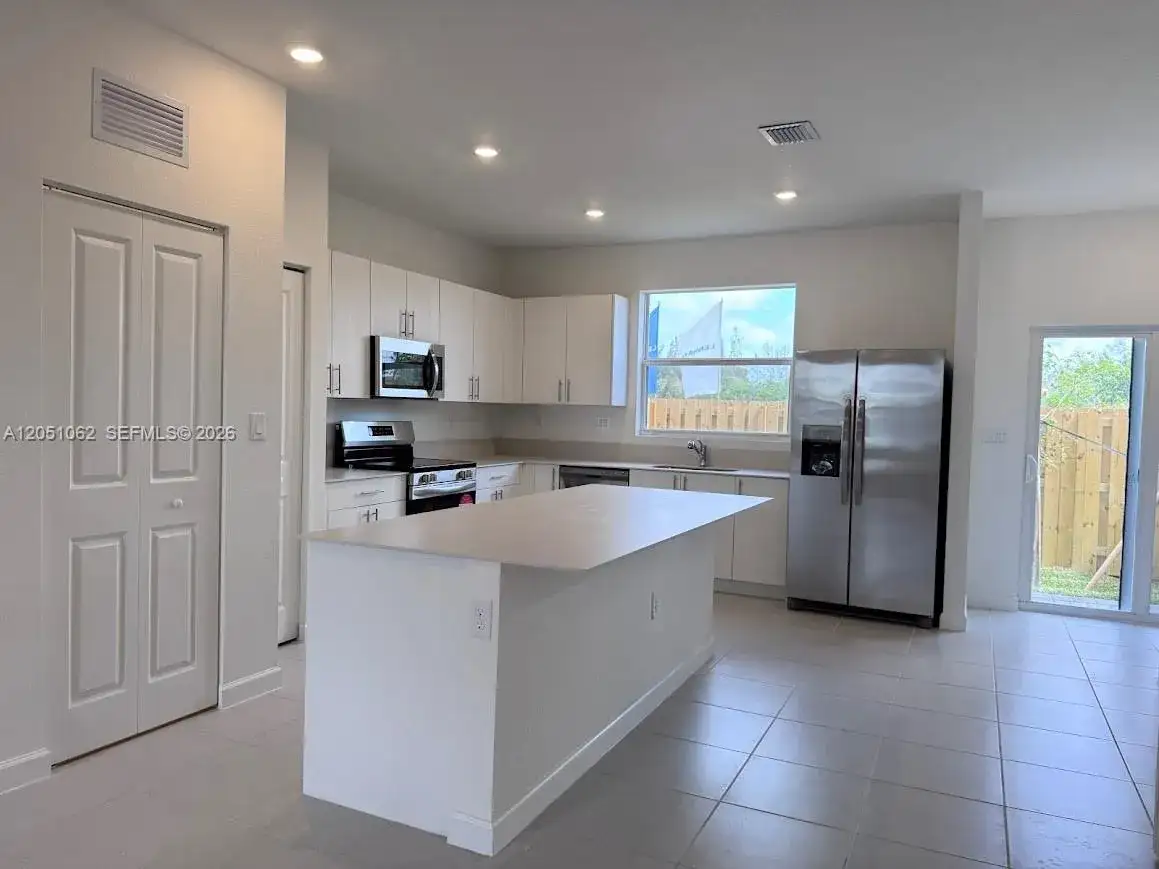 1182 SE Palm Ter, Homestead FL 33034 photo 4